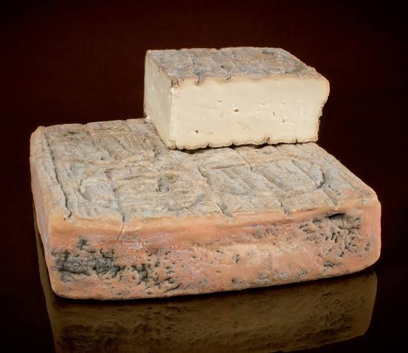 Taleggio di Grotta.jpeg