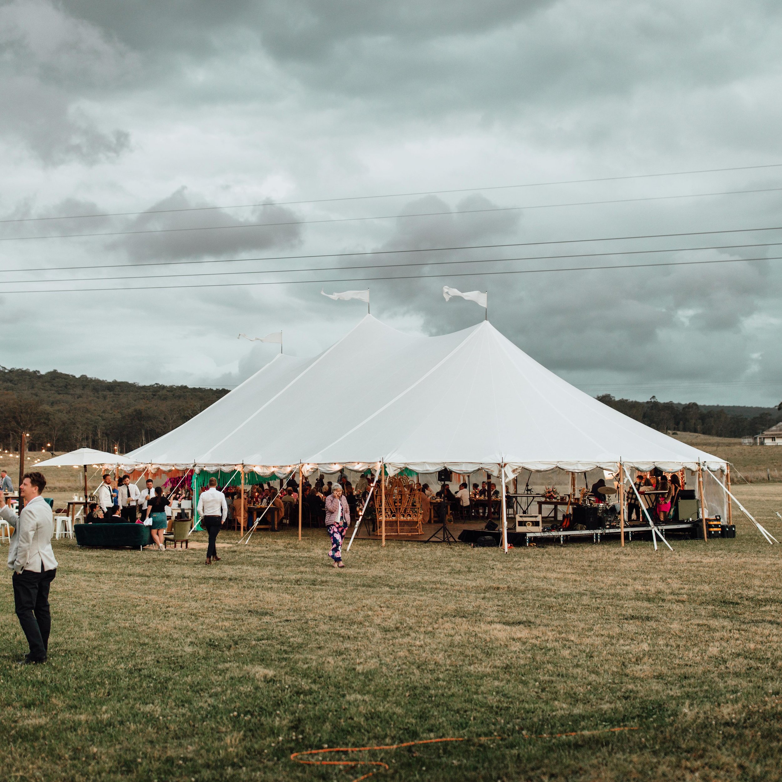The ideal set up, @katalanetents ✨

Planning an event can be stressful, especially when you&rsquo;re at the mercy of unpredictable weather. A marquee is your secret weapon, offering both shelter from the rain and shade from the sun. 

It&rsquo;s the 