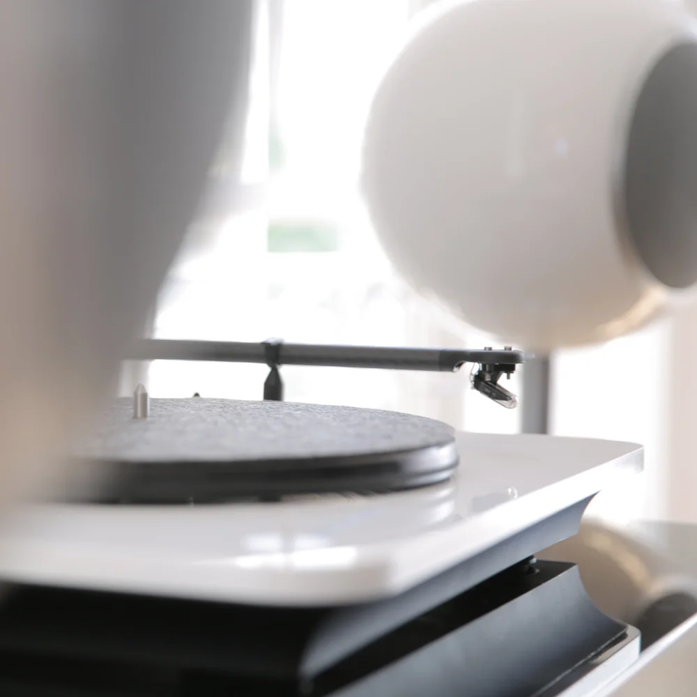 elipson bluetooth turntable speakers white