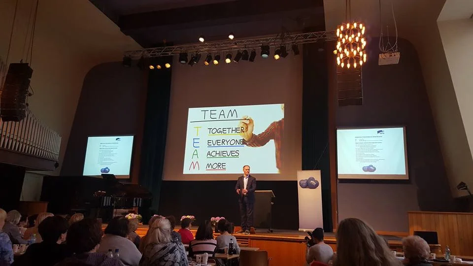 Å spille hverandre gode