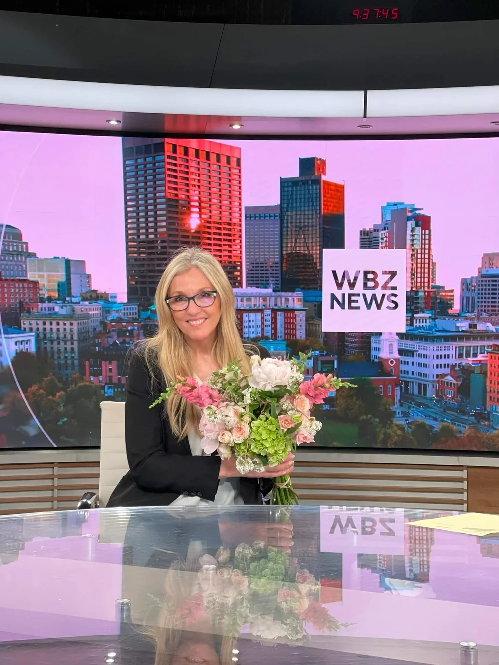 WBZ-TV Morning Mix with Sandra Sigman - Hand-Tied Bouquet