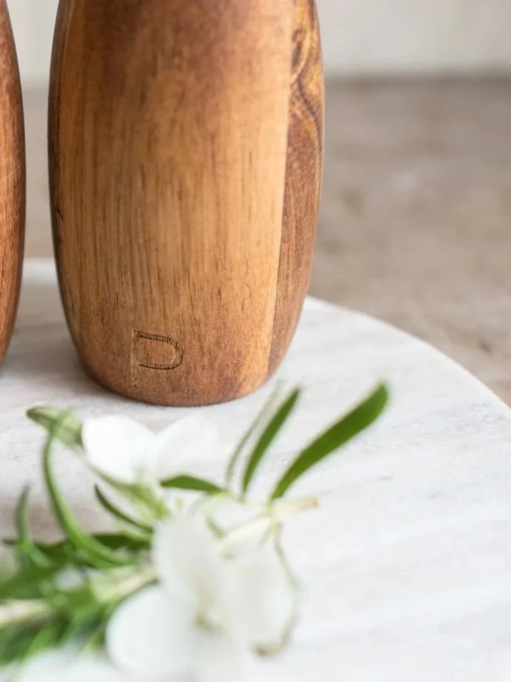 wooden-salt-pepper-mill-solid-acacia-wood.jpg
