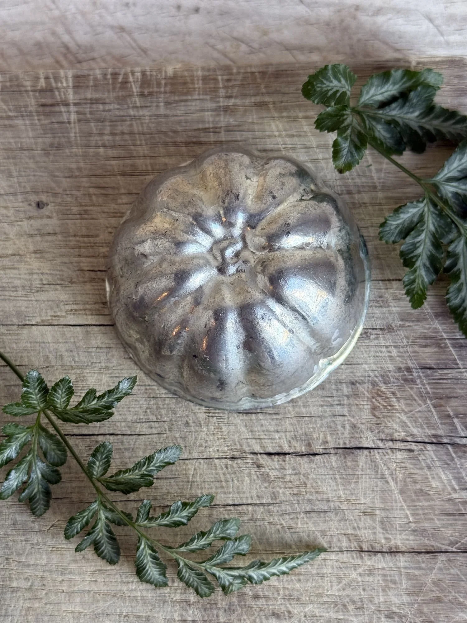 vintage-silver-tin-petite-fluted-bowl-mold (1).jpg