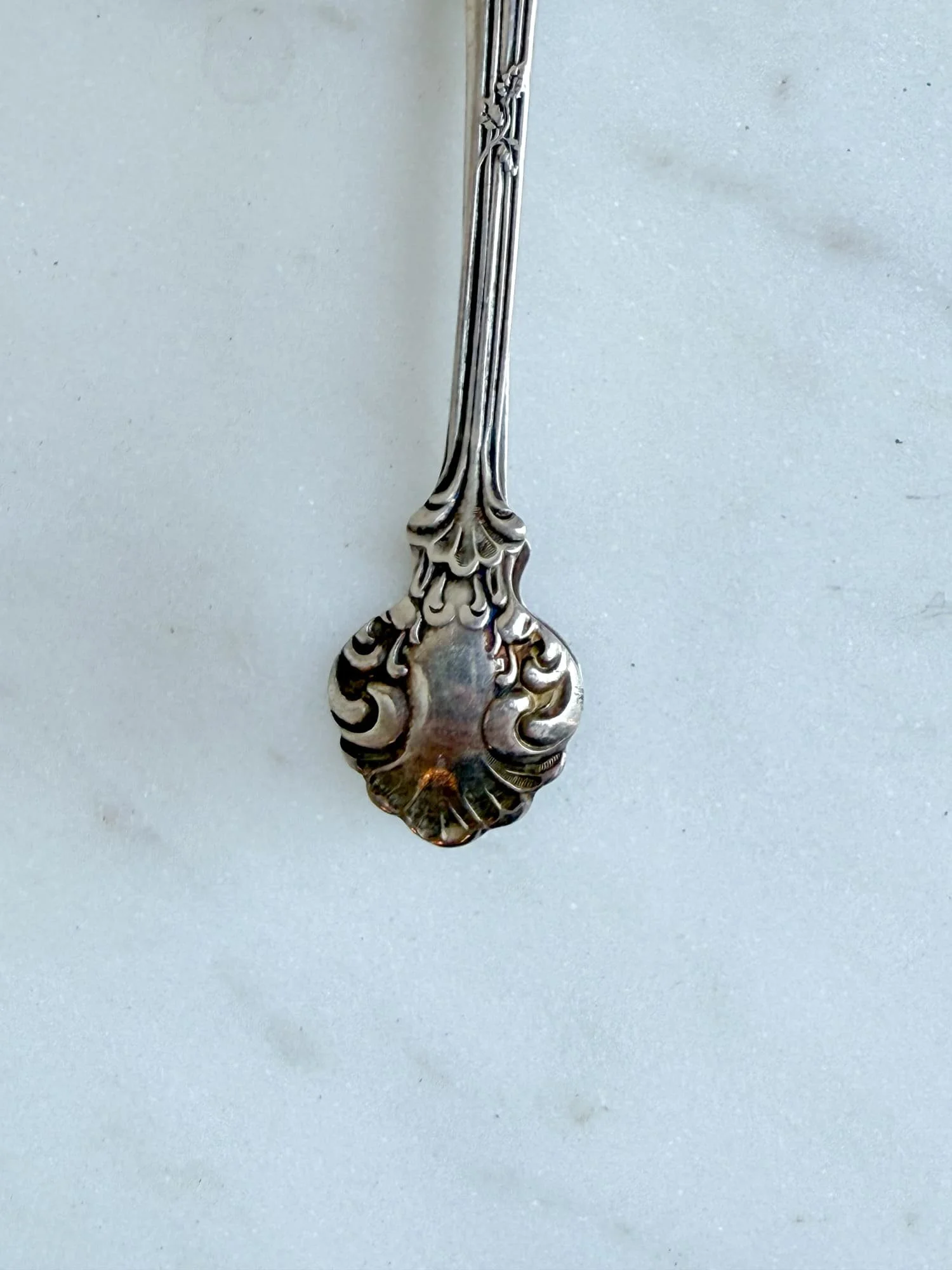 vintage-silver-sugar-tongs-shell-roses.jpg