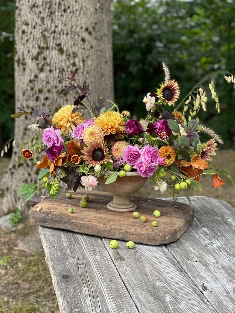 floral-design-workshop-fall-harvest-centerpiece-flower-arranging-class-les-fleurs-andover-october-2022 (4).jpg
