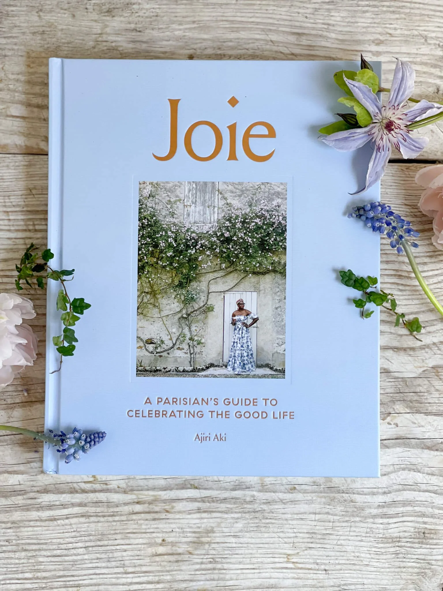 joie book A Parisian's Guide to Celebrating the Good Life by Ajiri Aki