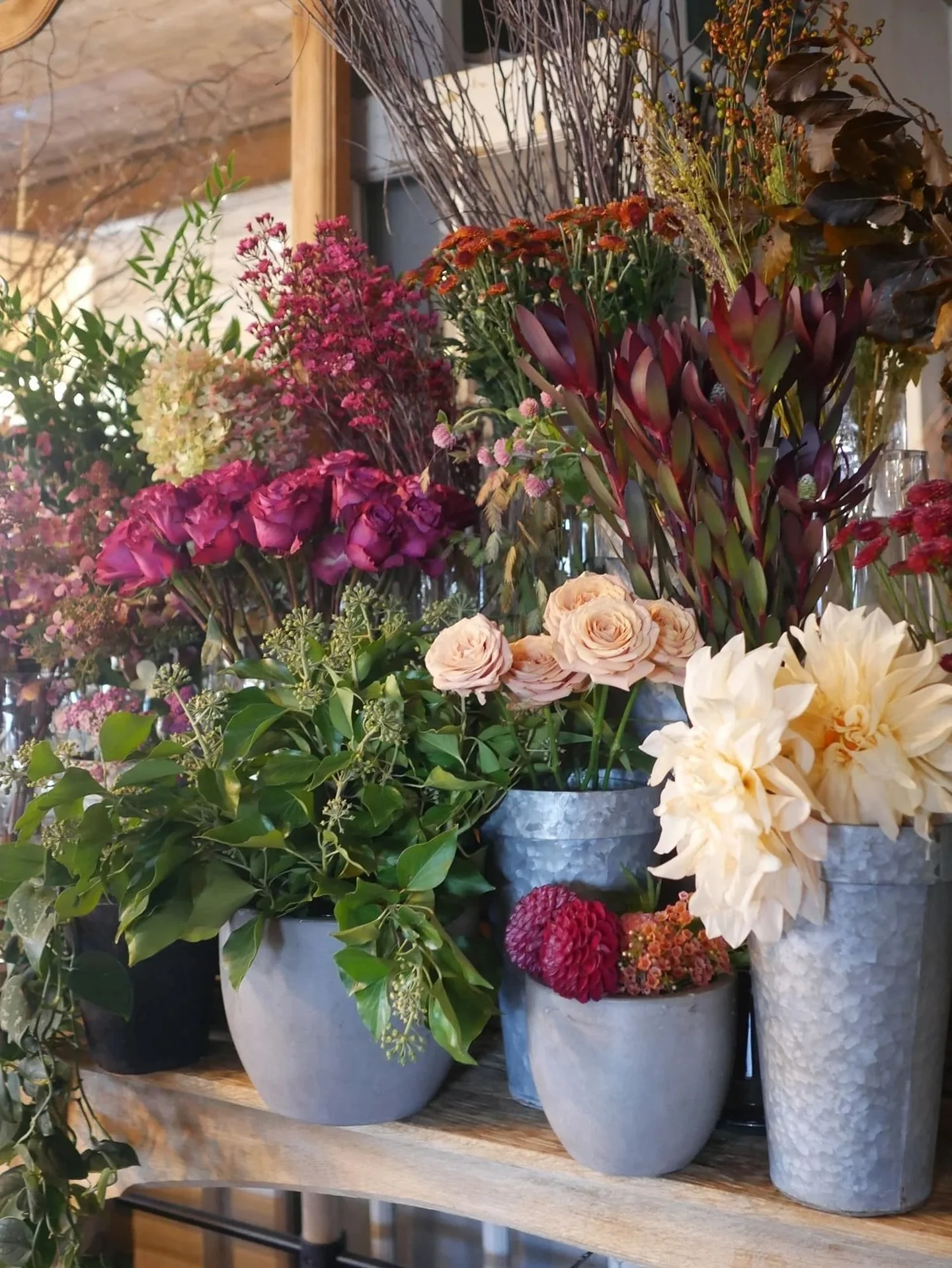 The fall flower bar is looking extra beautiful lately 🍂