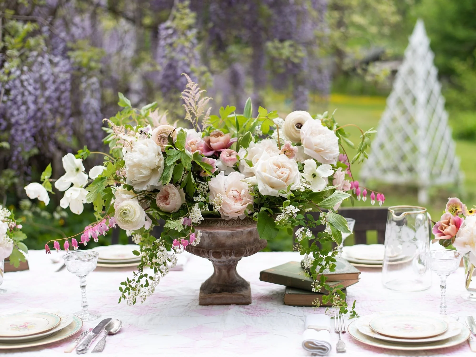 peonies-roses-floral-workshop-flower-arrangement-garden-table-french-blooms-sandra-sigman.jpg