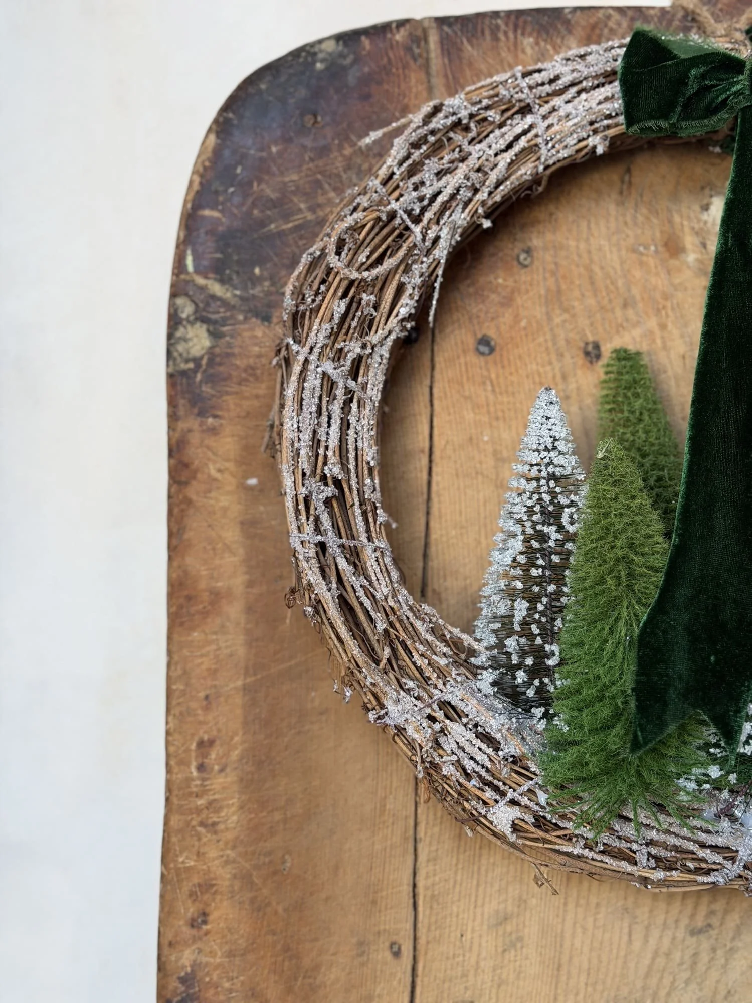 green-bottle-brush-christmas-tree-grapevine-wreath (1).jpg