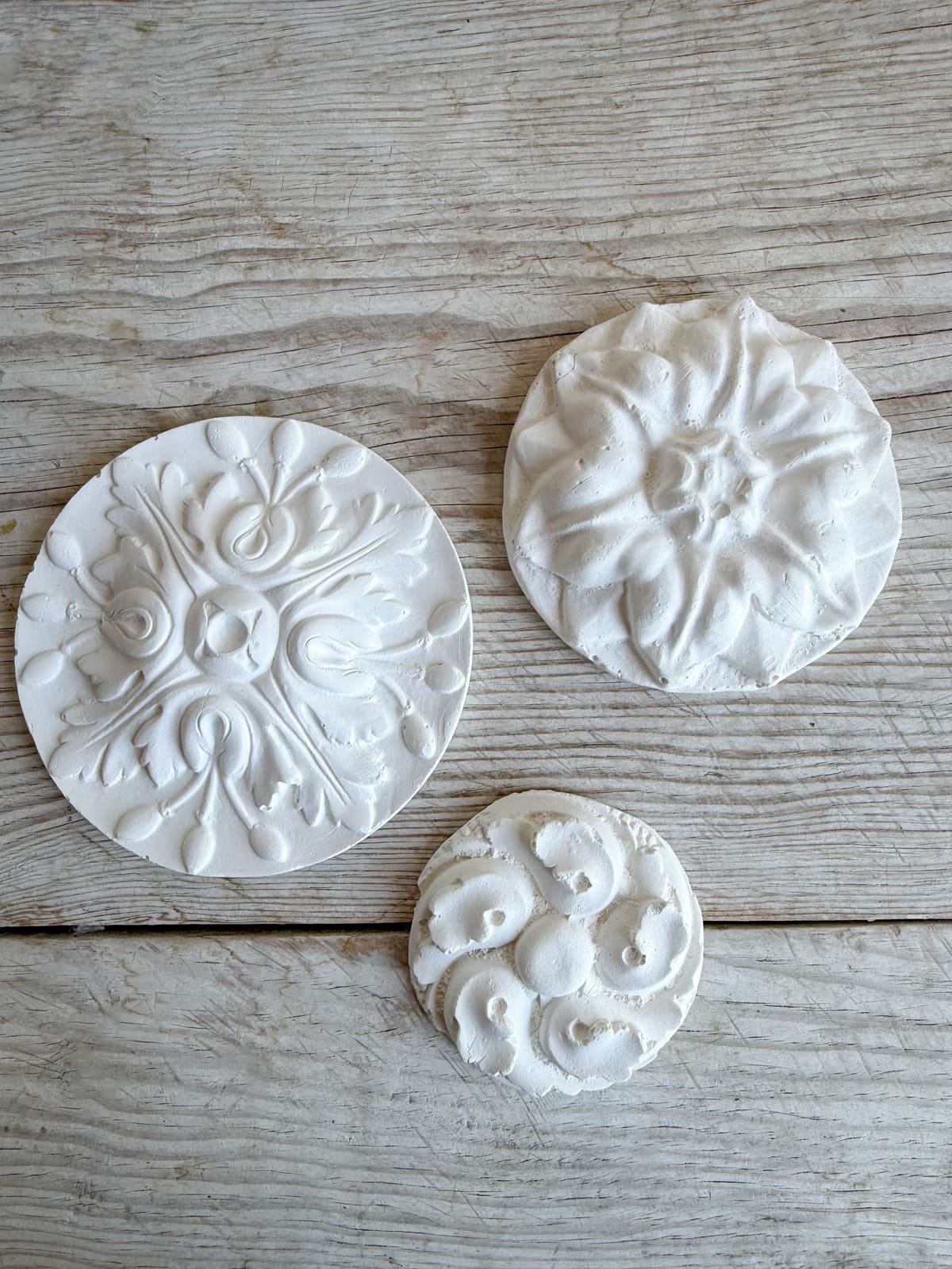 alix-d-reynis-limoges-porcelain-decorative-rosette (3).jpg