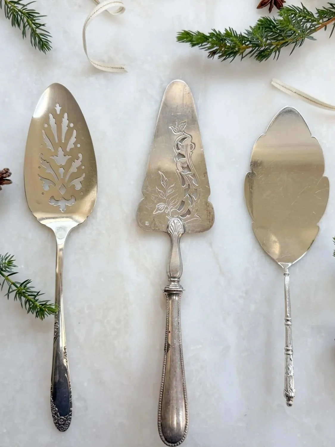 vintage-silver-pie-servers.jpg