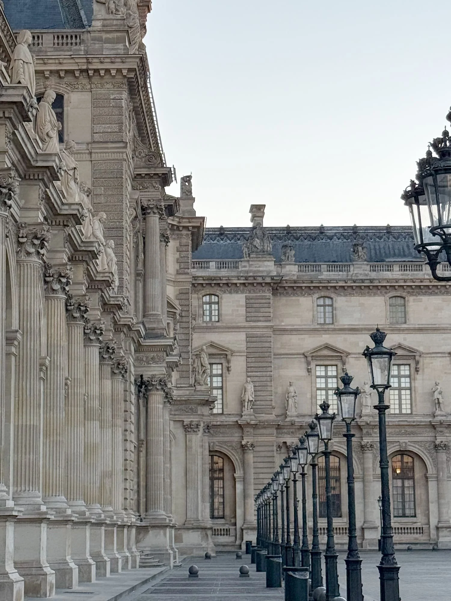 paris building lamposts parisian architecture