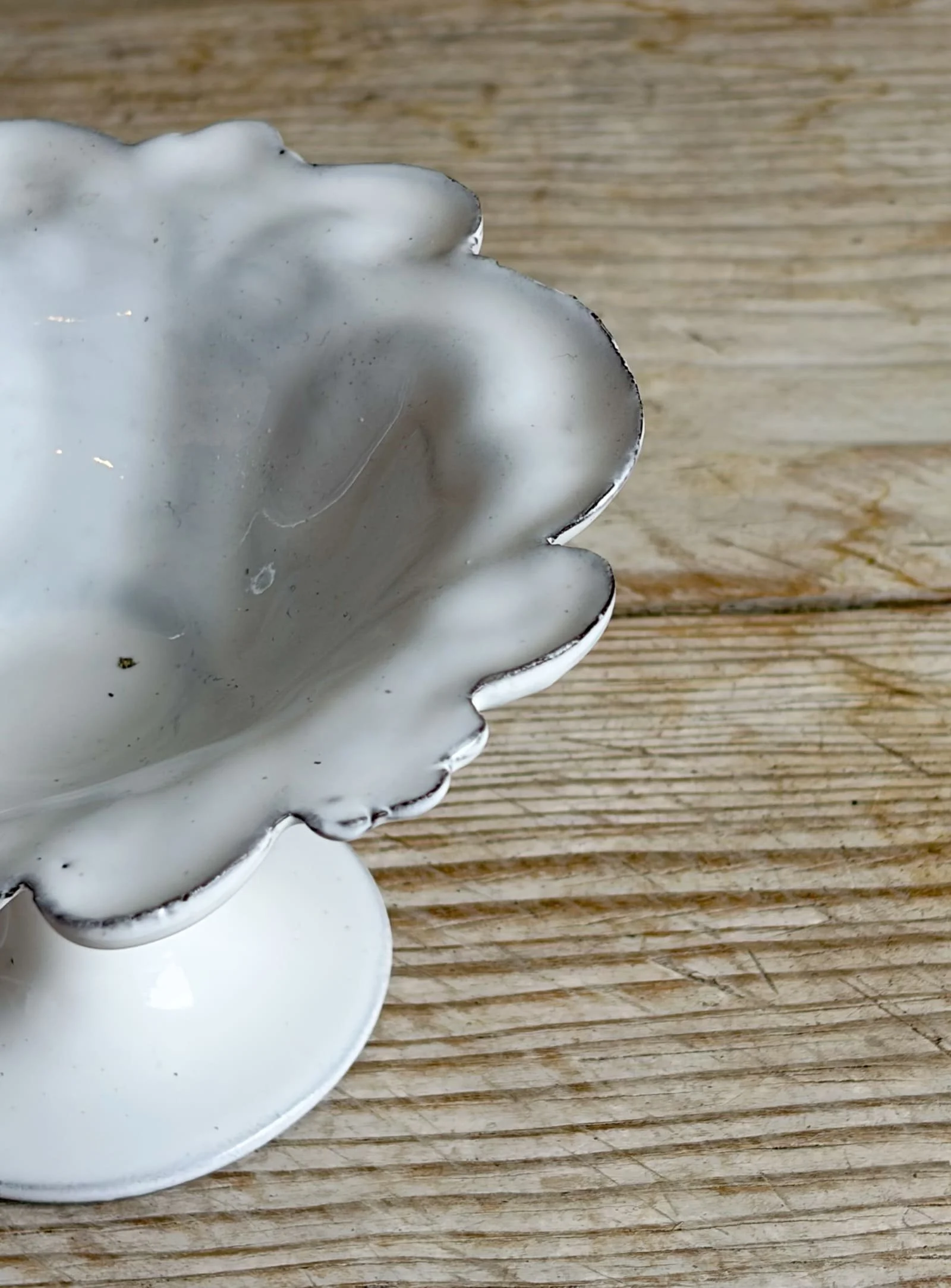 reves-argile-ceramic-scalloped-pedestal-bowl-dish-provence-pottery-1.jpeg
