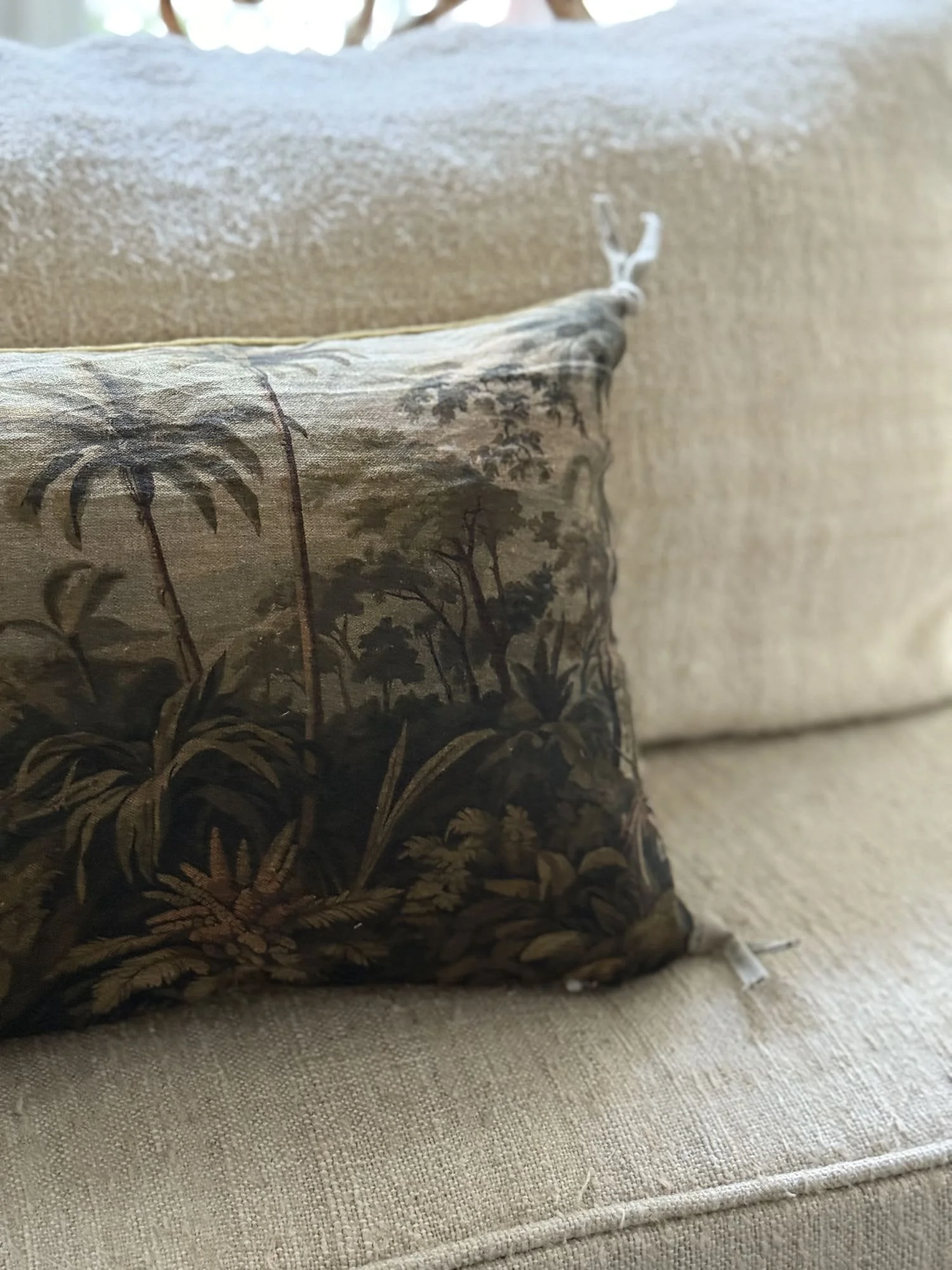 en-fil-indienne-ananbo-french-linen-namrana-throw-pillow-gold-2.jpg