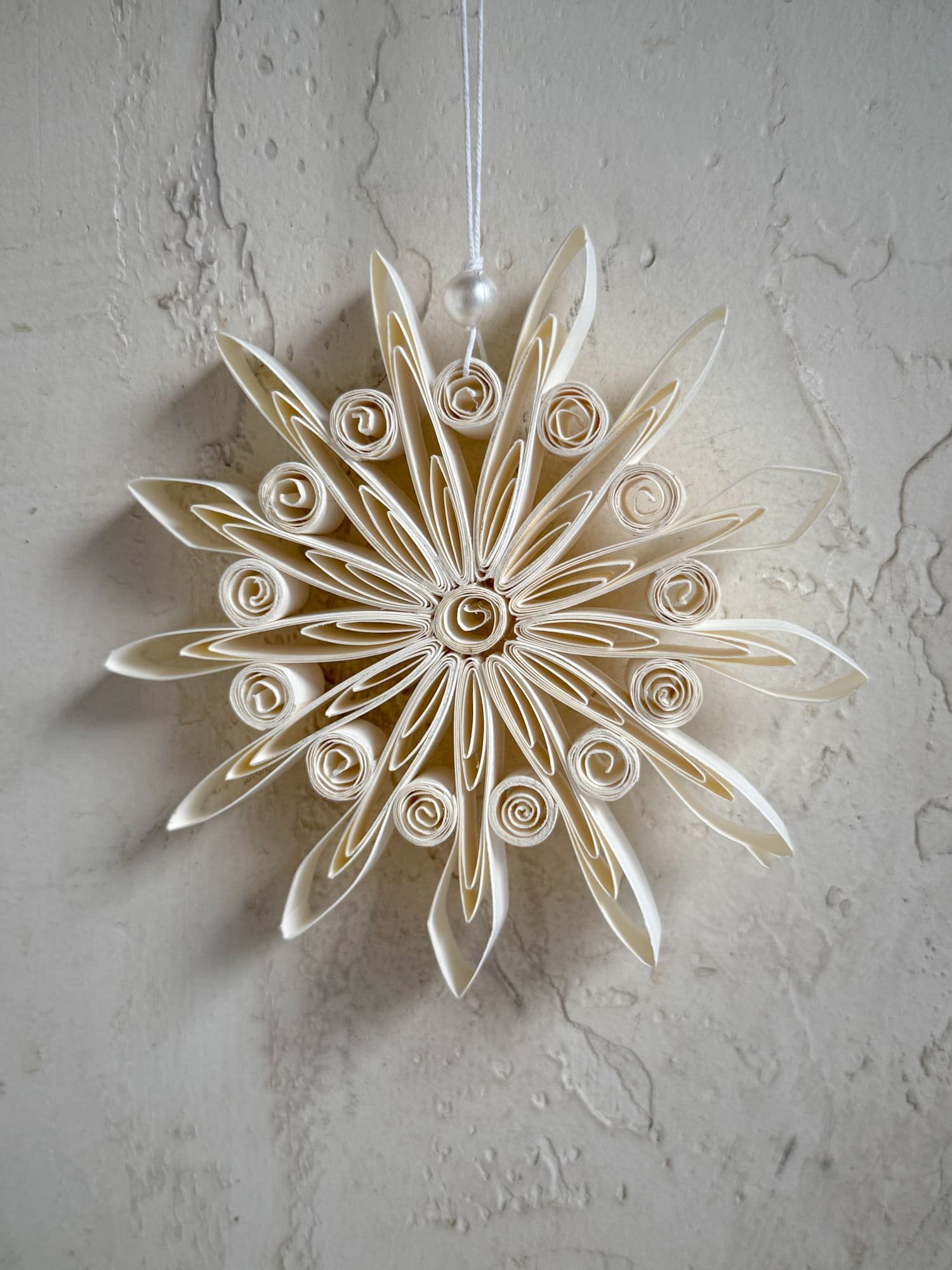 white-quilled-snowflake-ornament.jpg