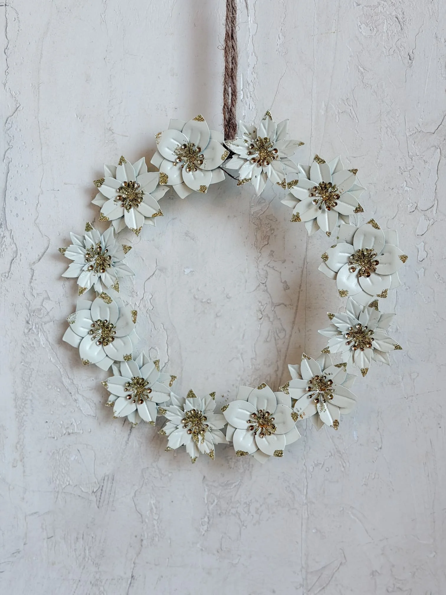 metal-poinsettia-wreath.jpg