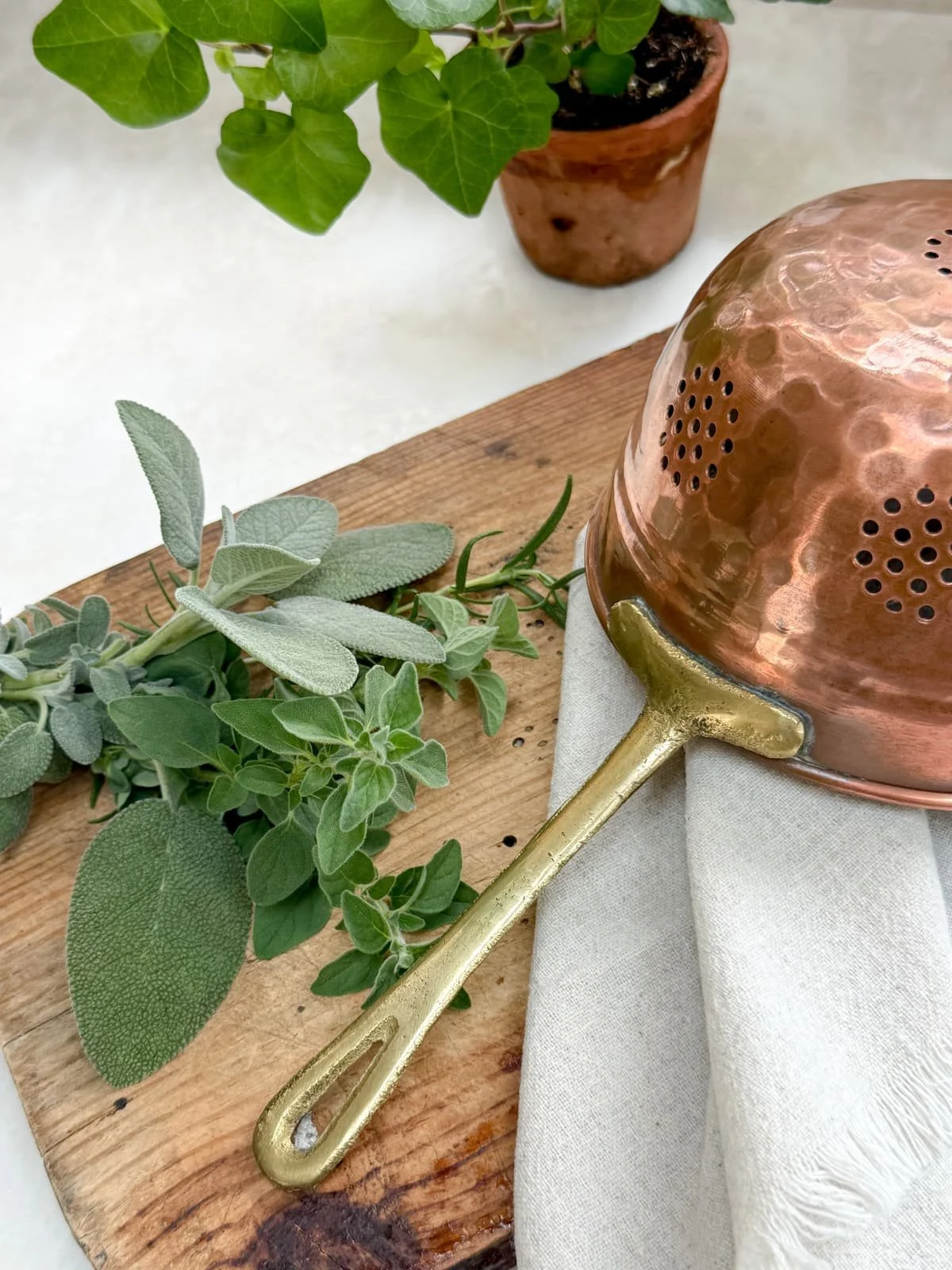 vintage-hammered-copper-colander-brass-handle-strainer-4.jpeg