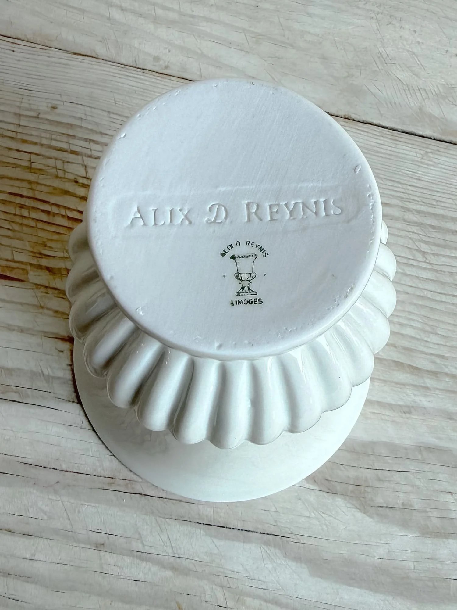 alix-d-reynis-french-limoges-porcelain-vase-godron (1).jpg