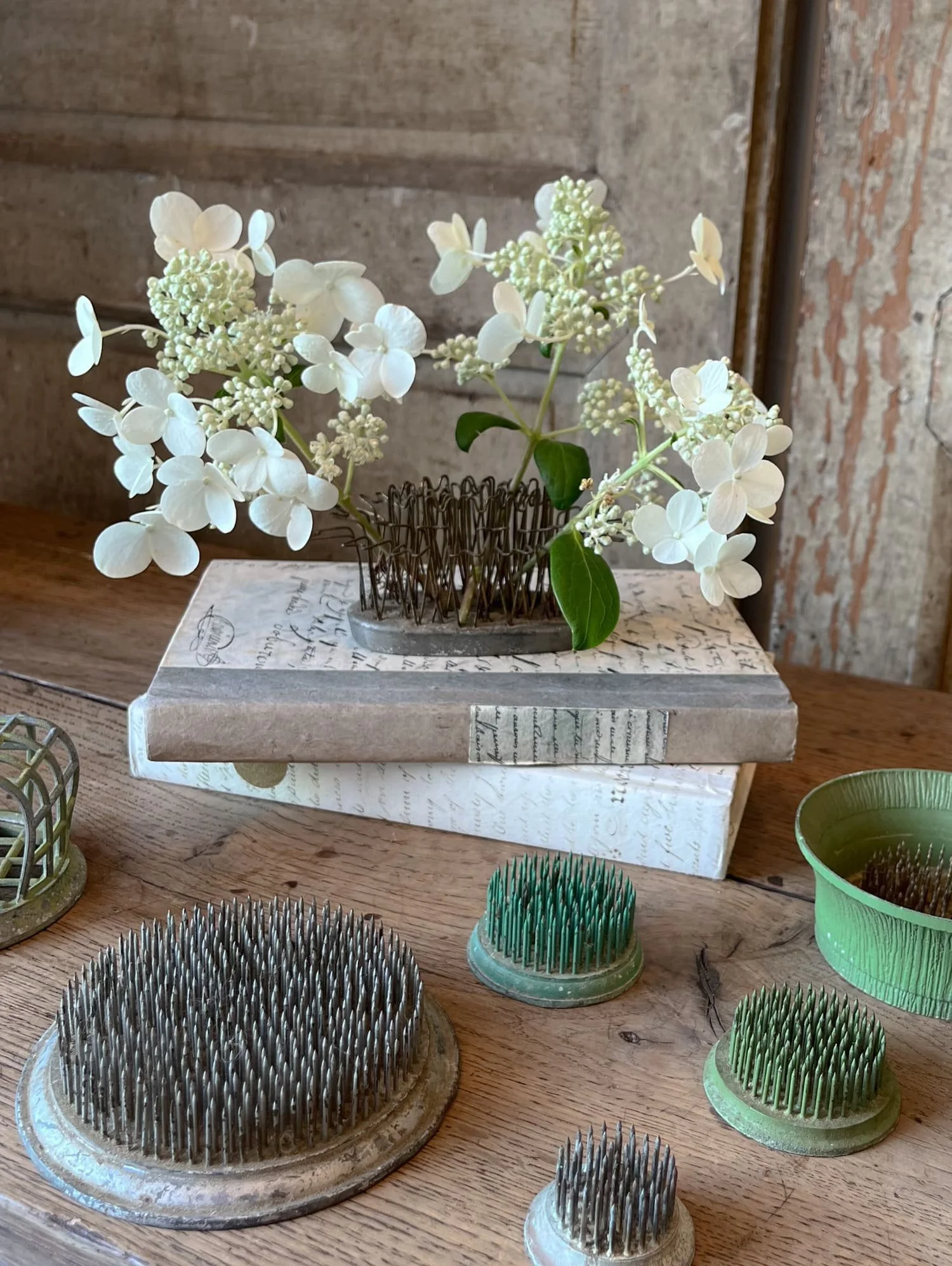 vintage-flower-frogs-spike-pin-flower-arranging-frog-hairpin-flower-holder (2).jpg