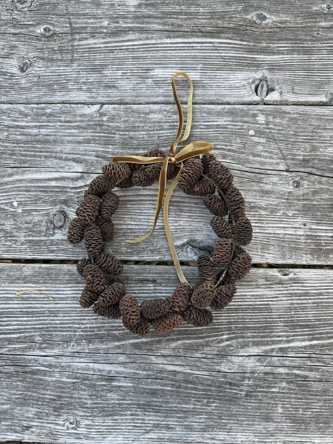 natural-alder-cone-holiday-wreath.jpg