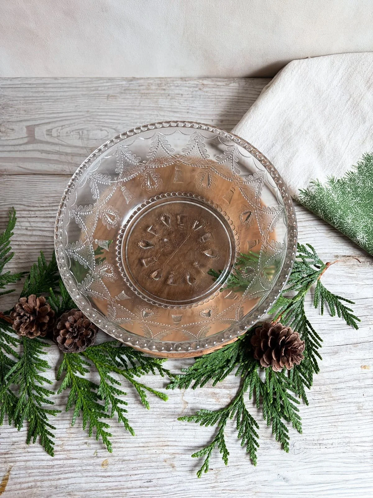 vintage-pressed-glass-garland-swag-bowl (3).jpg