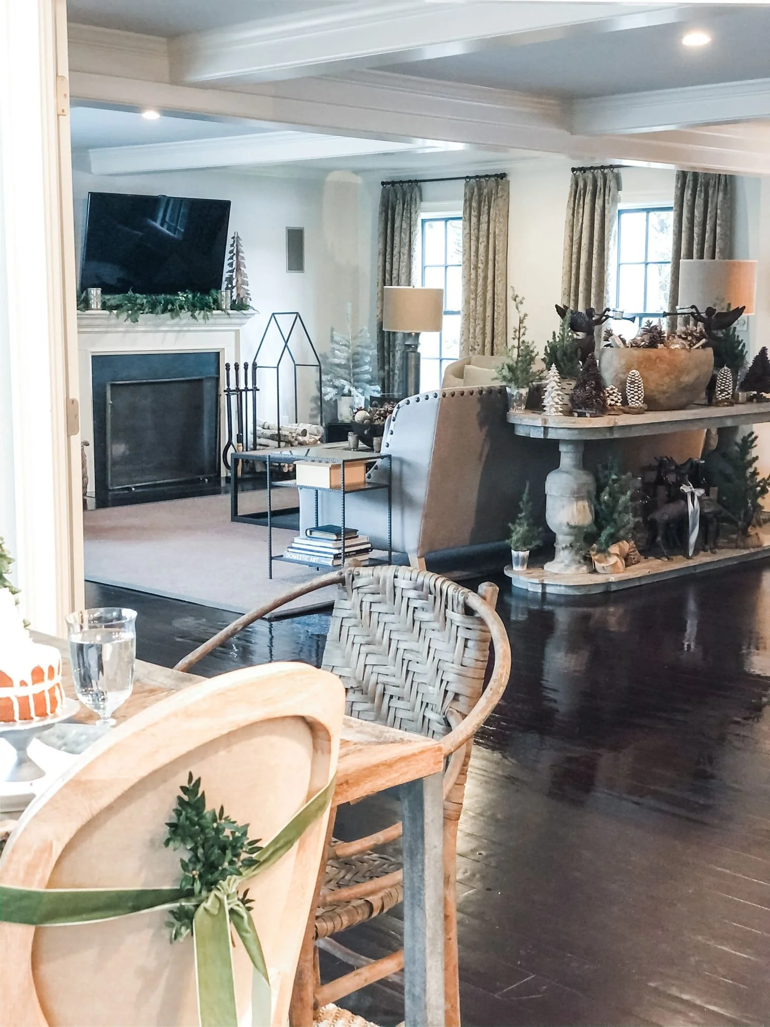 holiday table green ribbon on chairbacks