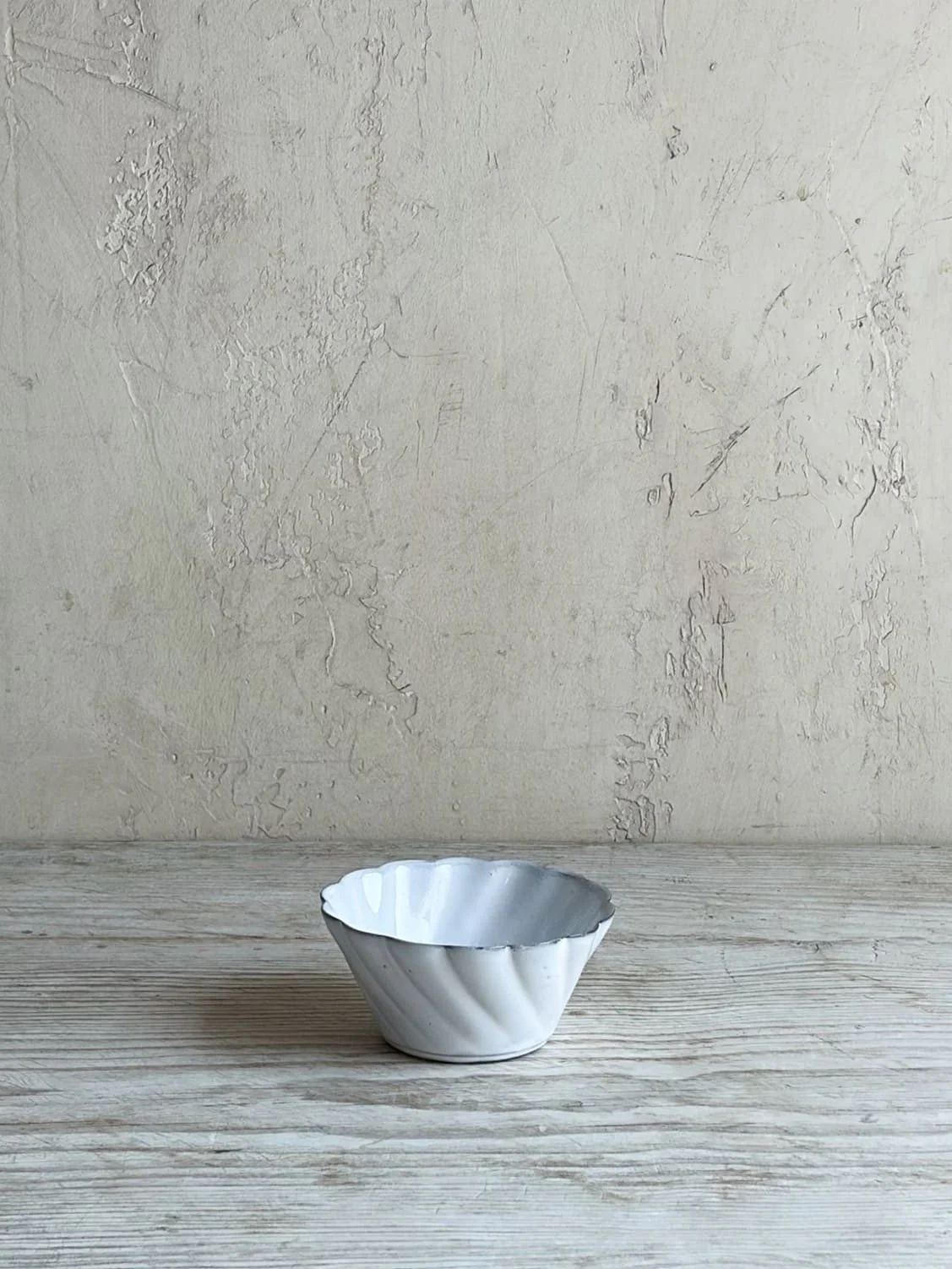 reves-argile-ceramic-swirled-rib-bowl-provence-pottery-2.jpg