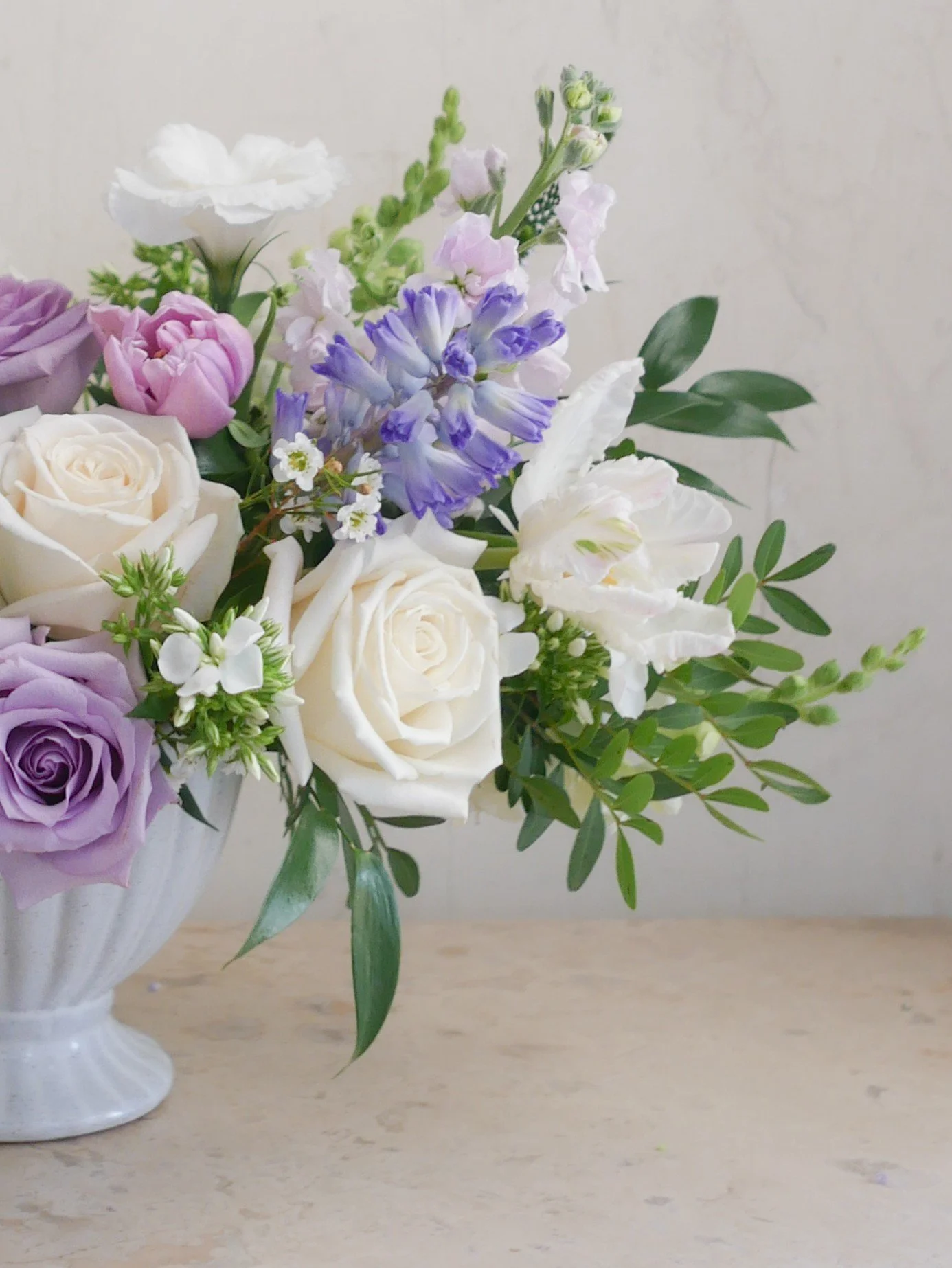 spring-flower-arrangement-soft-lavender-blush-roses-hyacinth-les-fleurs-andover-reves-de-lavande-2.jpg