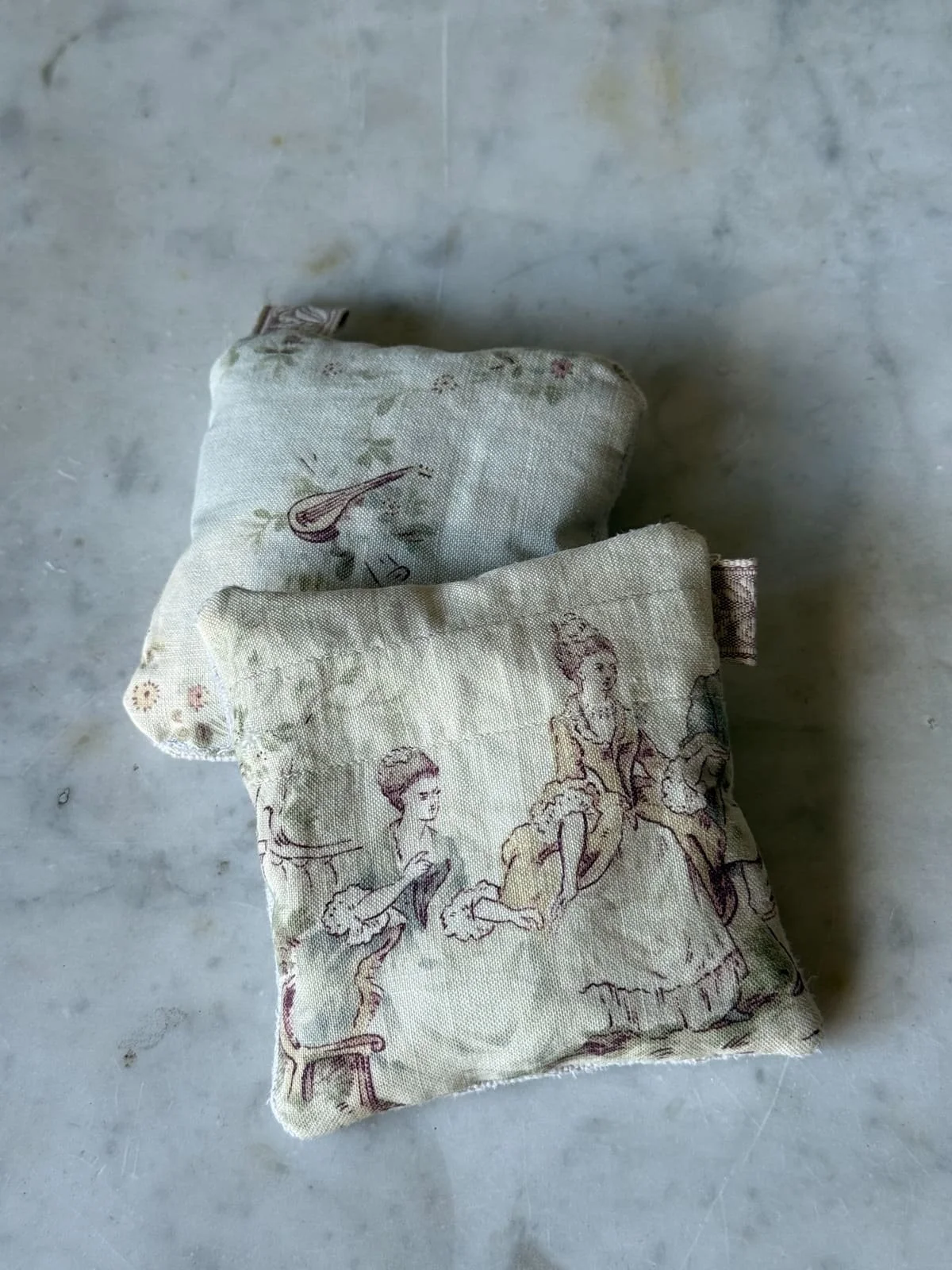 french-vintage-linen-toile-lavender-sachet-pillow.jpg