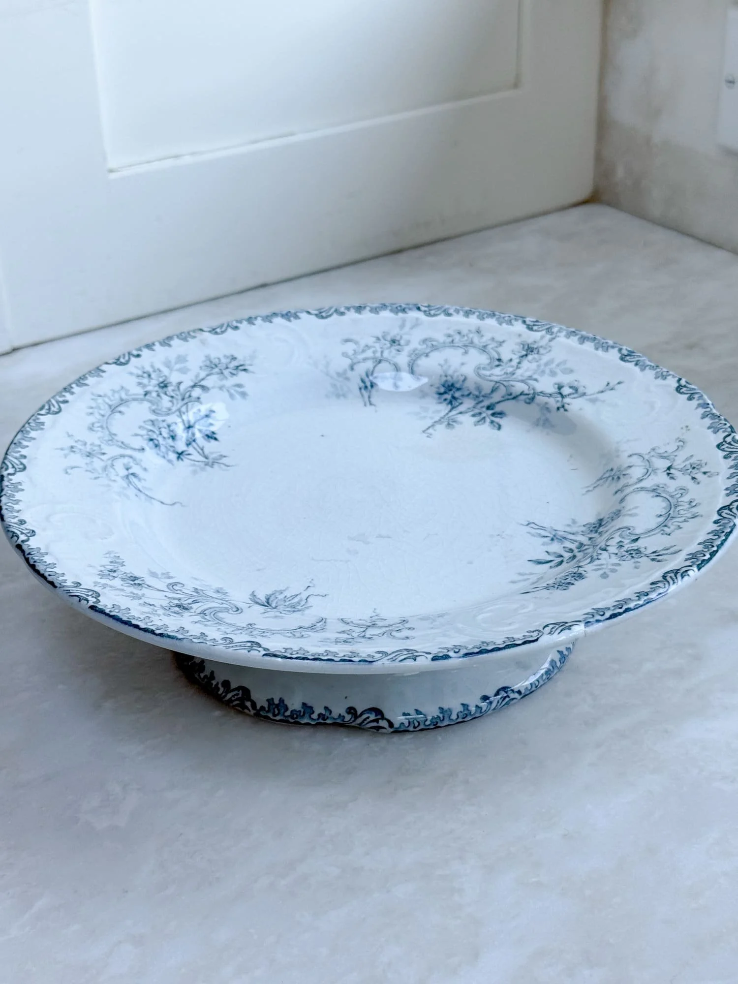 terre-de-fer-pedestal-plate-cake-stand- (3).jpg