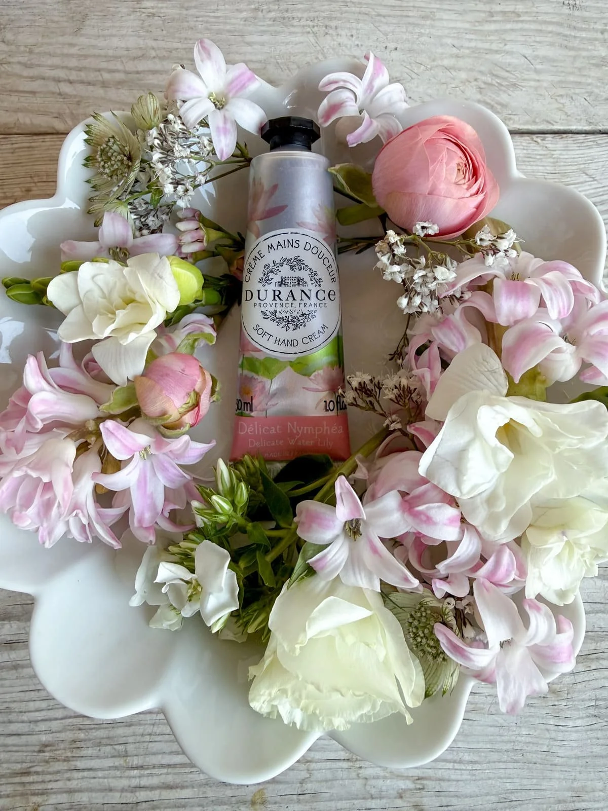 durance-french-hand-cream-water-lily-floral-fragrance (2).jpg