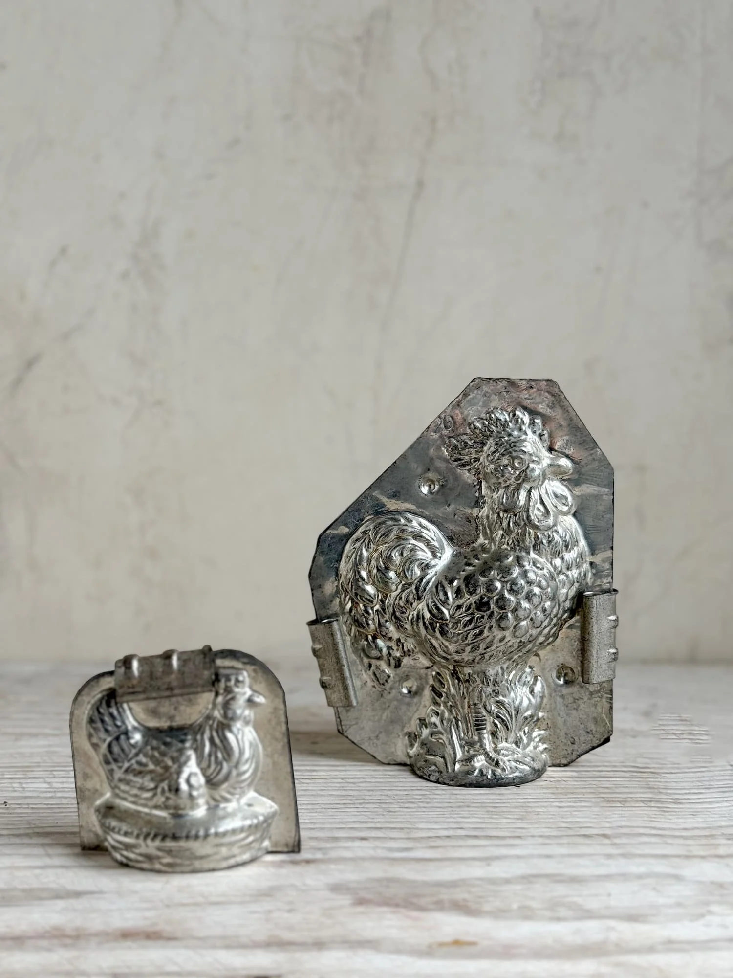 antique-tin-chocolate-mold-rooster-hen-nest.jpg
