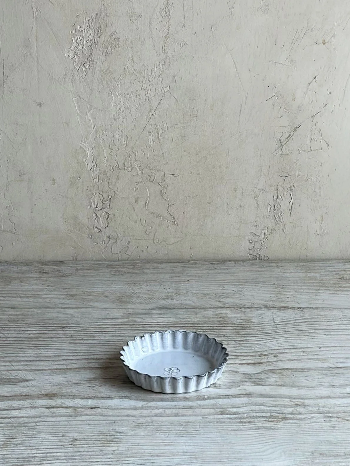 reves-argile-ceramic-scalloped-tart-dish-provence-pottery-3.jpg