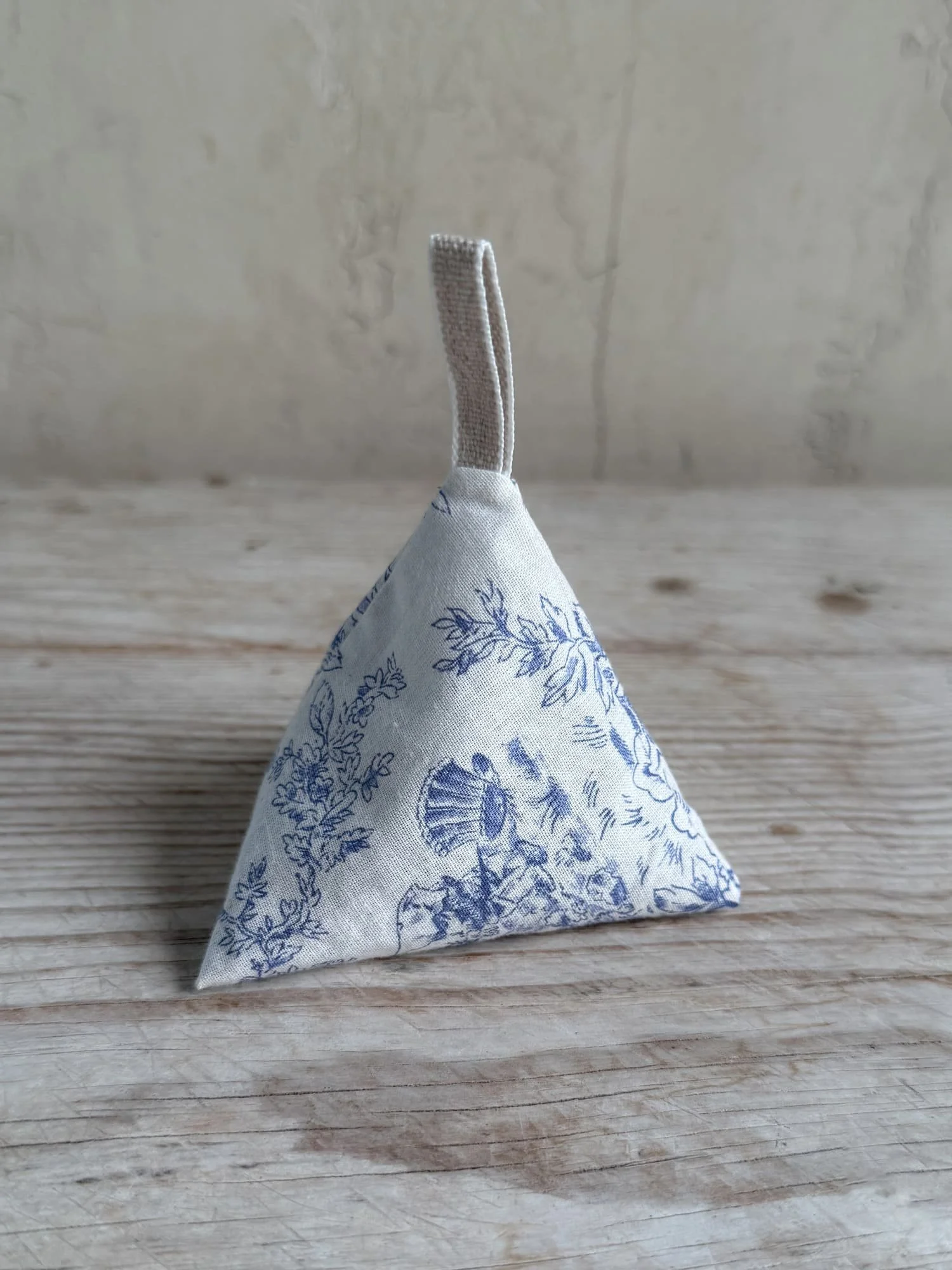 lavender-sachet-french-blue-toile-linen-from-france-1.jpg