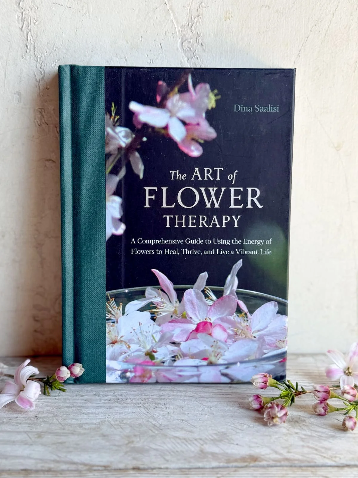 art-of-flower-therapy-book-dina-saalisi.jpg