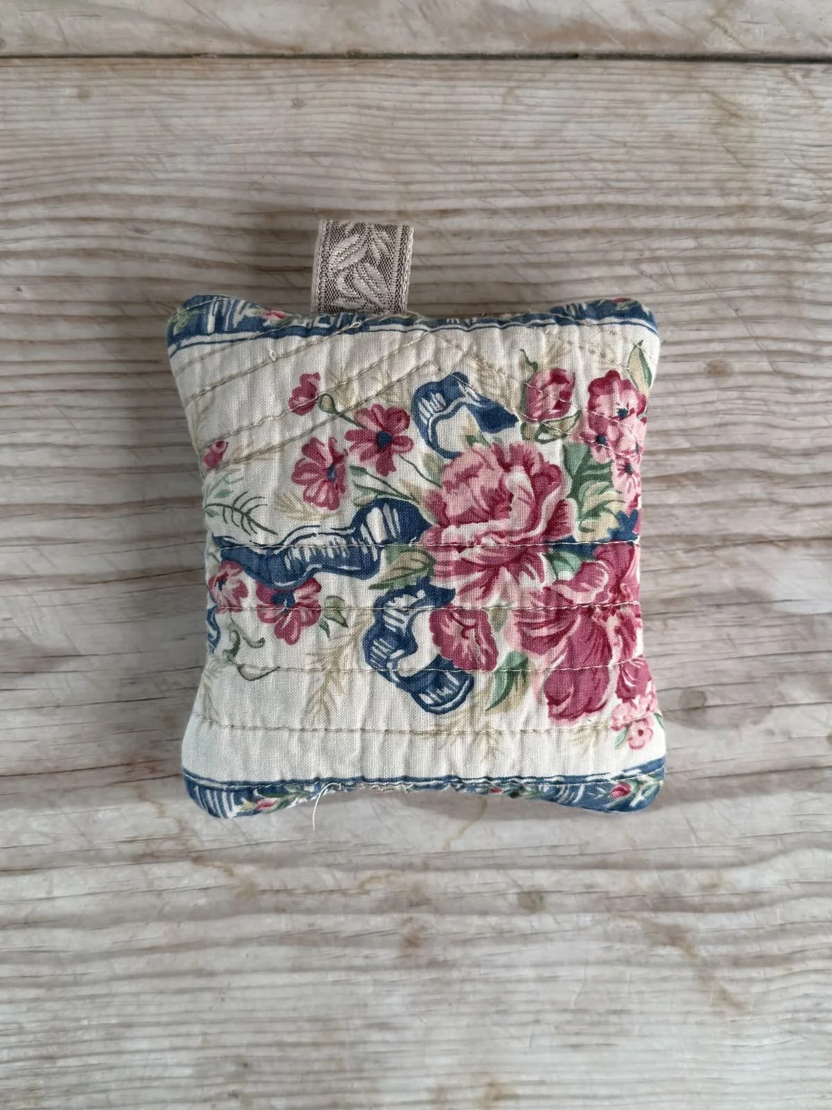 handmade-vintage-quilted-floral-fabric-lavender-fragrance-sachet-pillow.jpg