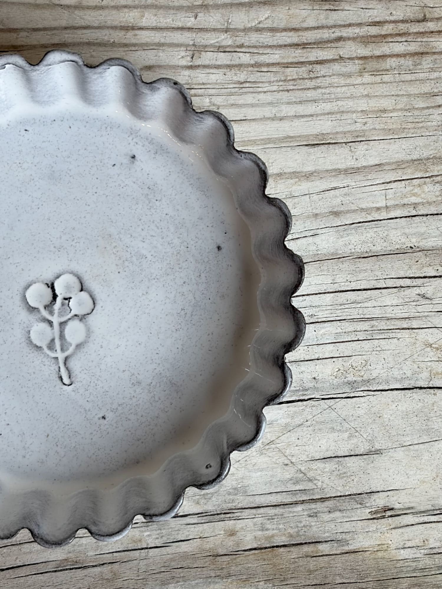 reves-argile-ceramic-scalloped-tart-dish-provence-pottery-1.jpeg