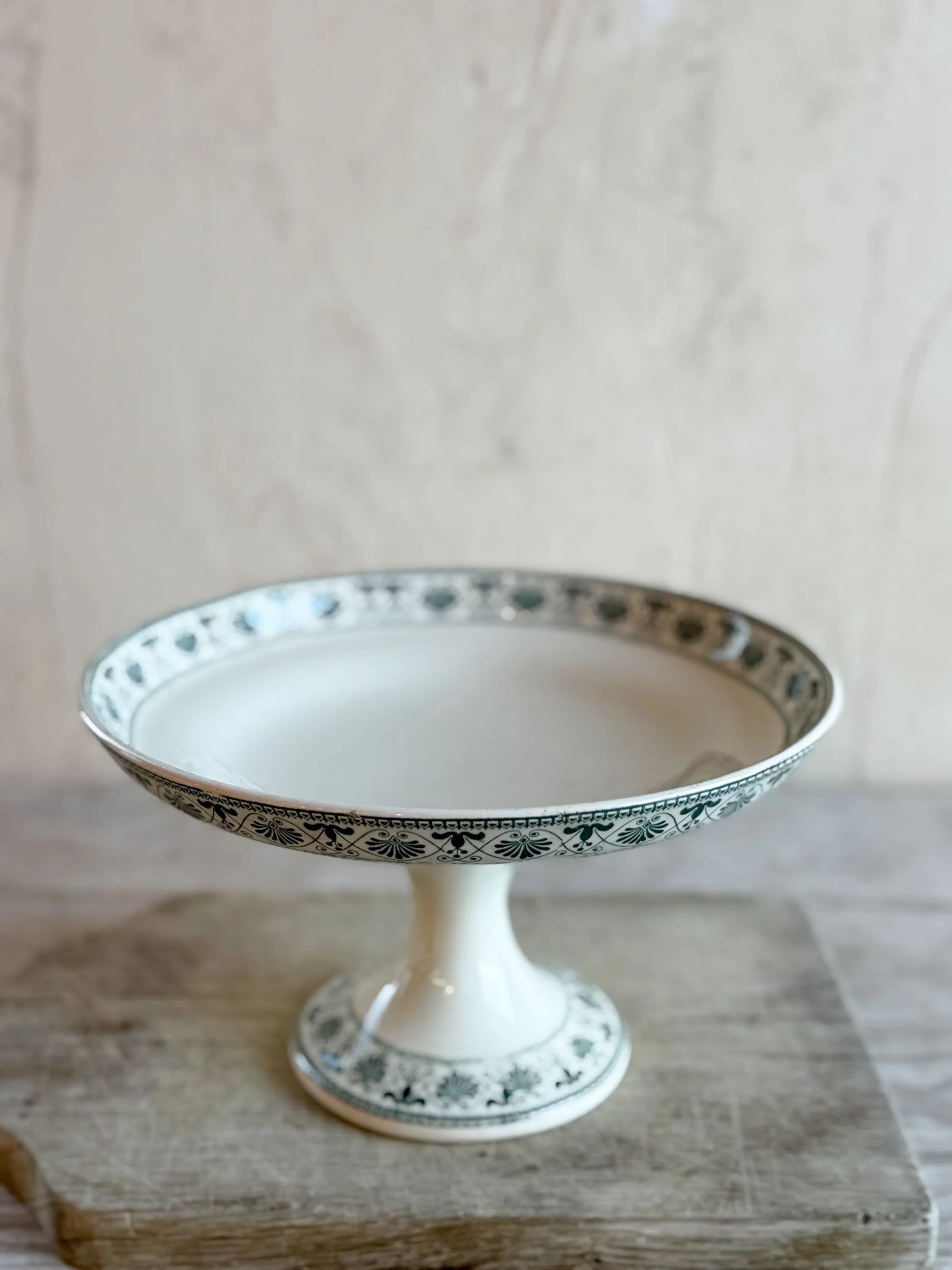 french-ironstone-terre-de-fer-cake-stand-green-shell-motif-boch.jpg