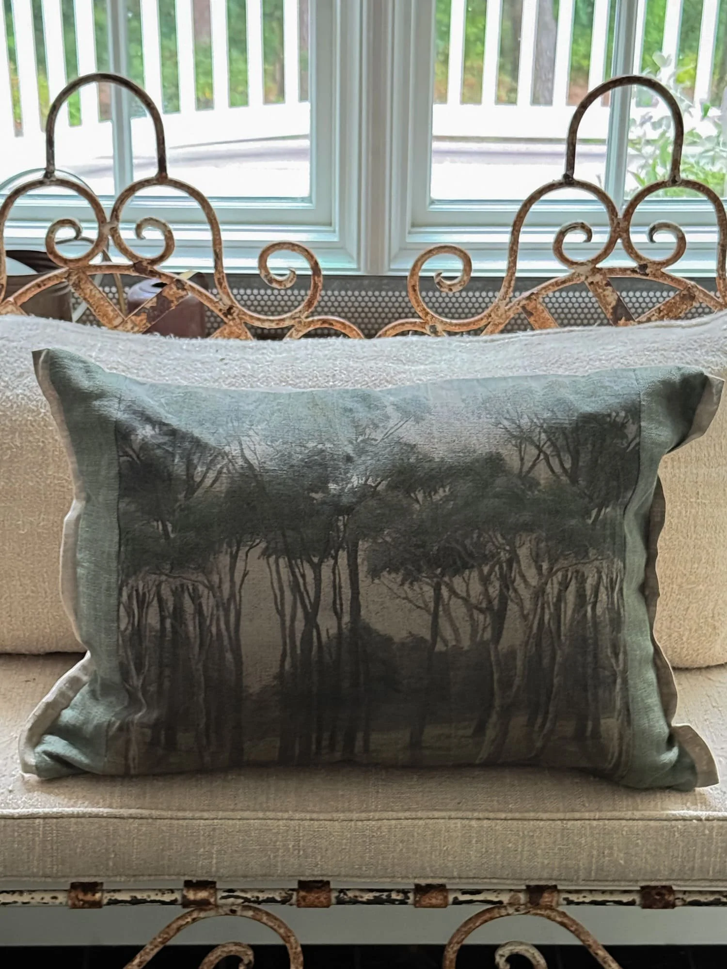 en-fil-indienne-ananbo-french-linen-manosque-throw-pillow-lichen-green-3.jpg