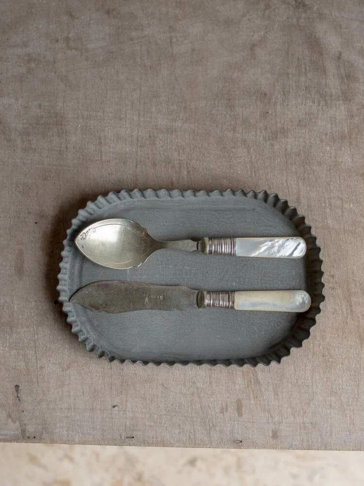 oval-metal-tray-scalloped-edge.jpg