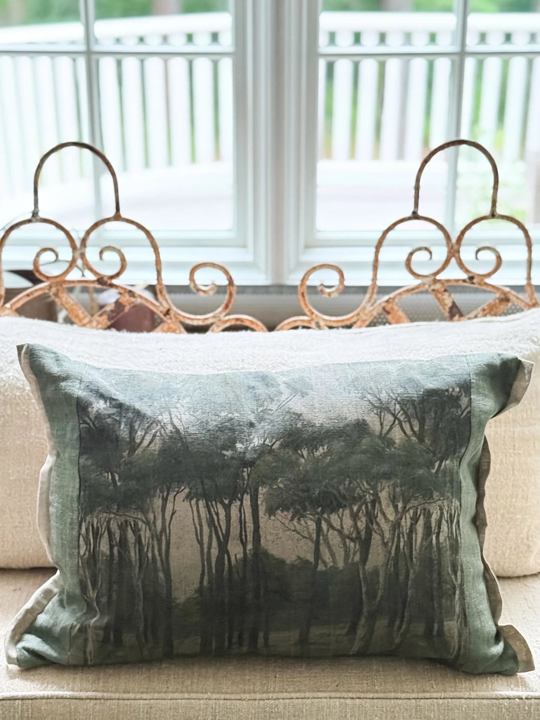en-fil-indienne-ananbo-french-linen-manosque-throw-pillow-lichen-green.jpg