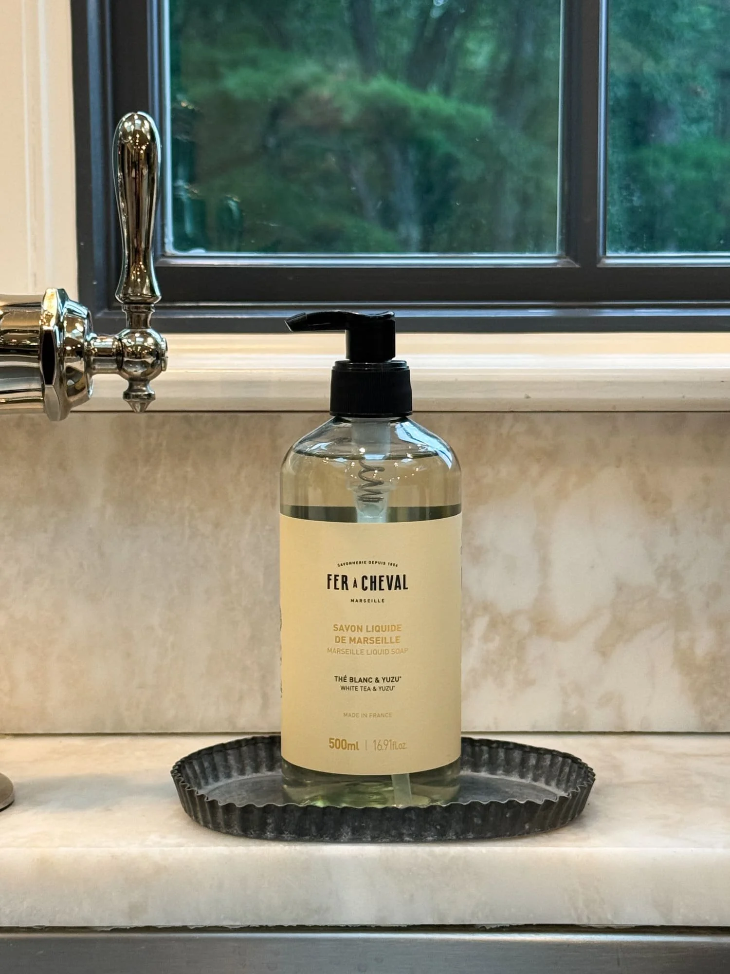 marseille-liquid-soap-white-tea-yuzu-scent-from-france.jpeg