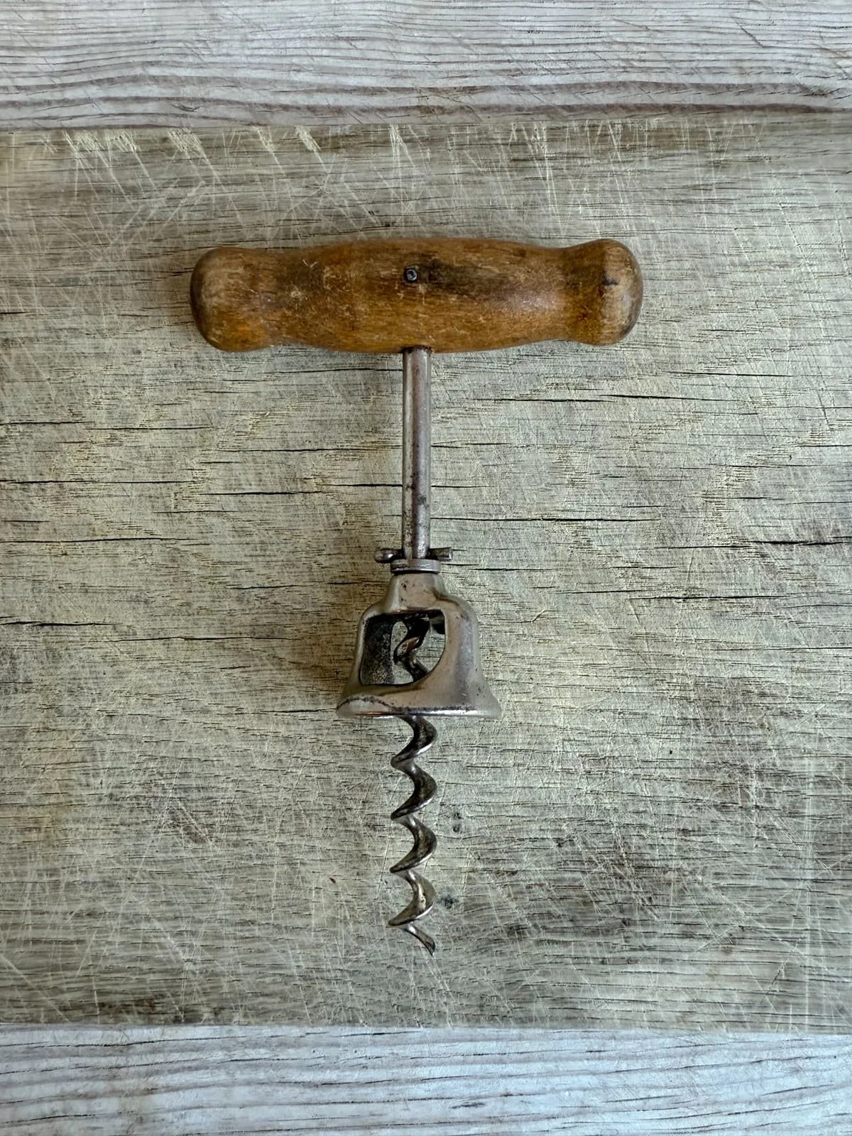 vintage-corkscrew-wooden-t-handle-bell-swivel-2.jpg