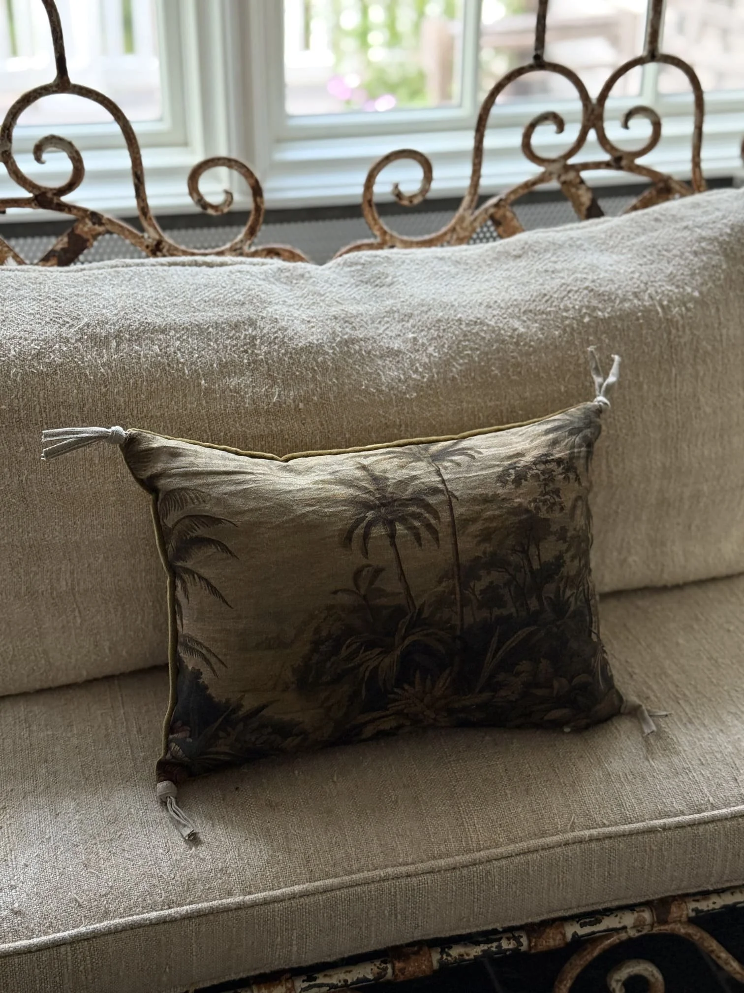 en-fil-indienne-ananbo-french-linen-namrana-throw-pillow-gold-3.jpg