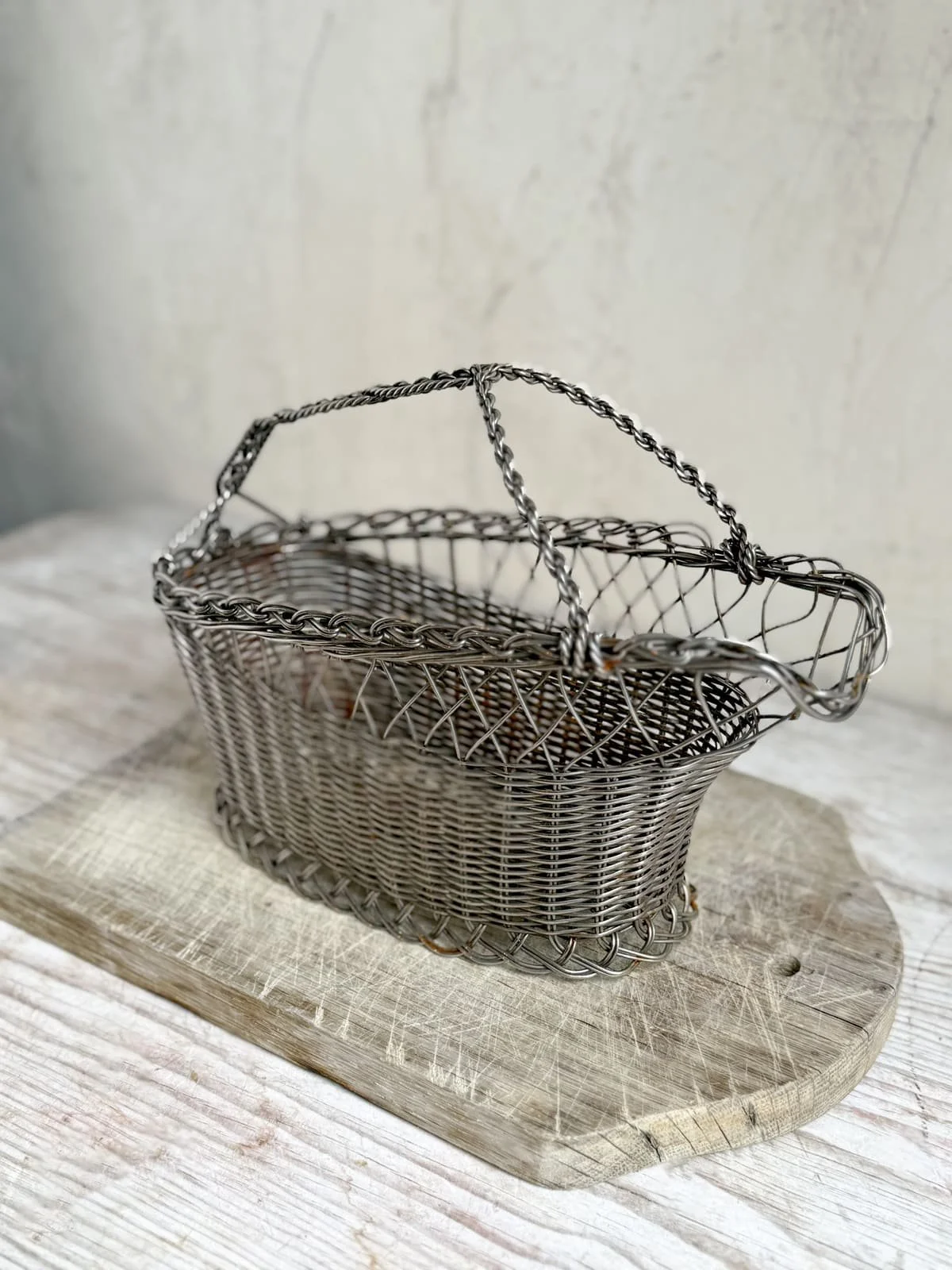 vintage-french-wire-basket-wine-bottle-holder-pourer-silver-twisted-handle-2.jpg