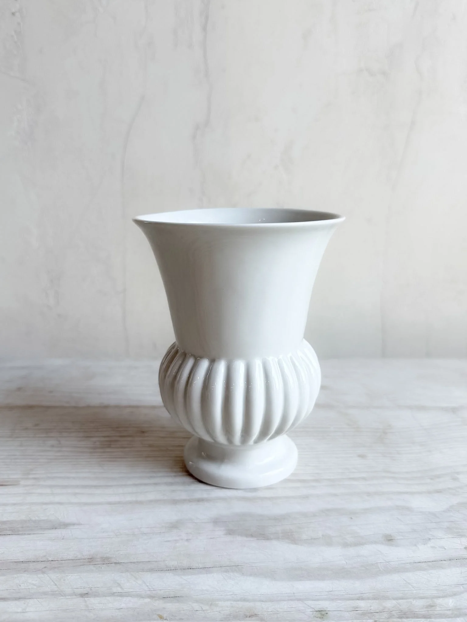 alix-d-reynis-french-limoges-porcelain-vase-godron (4).jpg