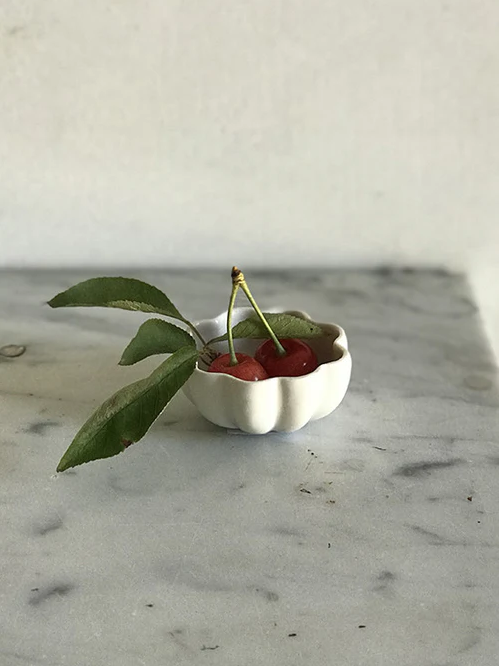 alix-d-reynis-handmade-french-limoges-porcelain-petite-venus-bowl.jpg