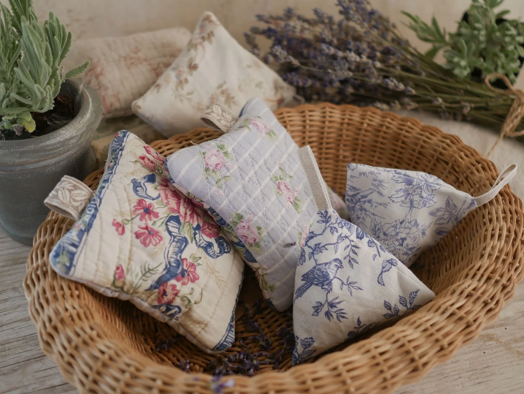 french-handmade-lavender-sachet-provence-home-fragrance (2).jpg