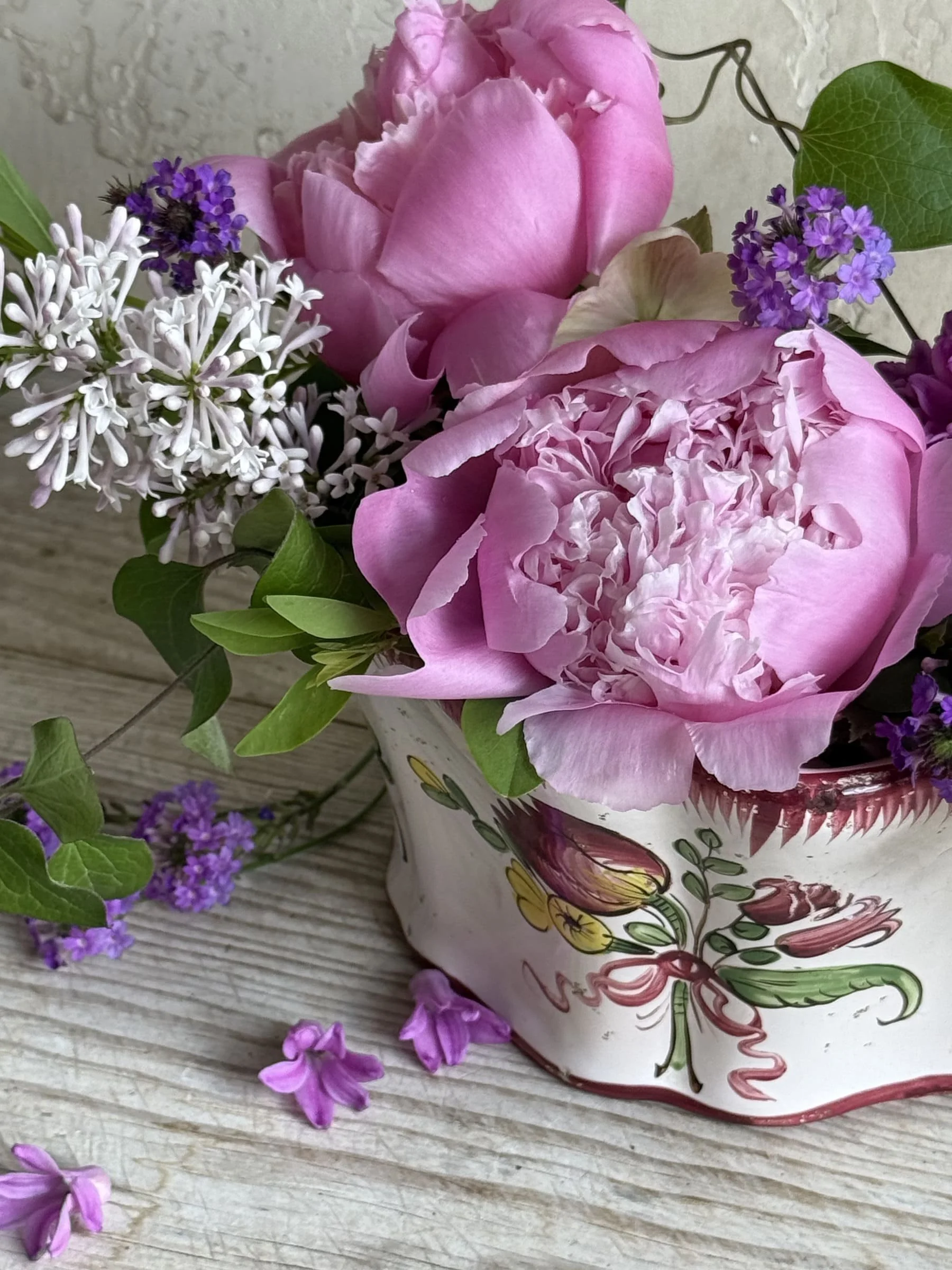 hand-painted-ceramic-flower-frog-vase (5).jpg