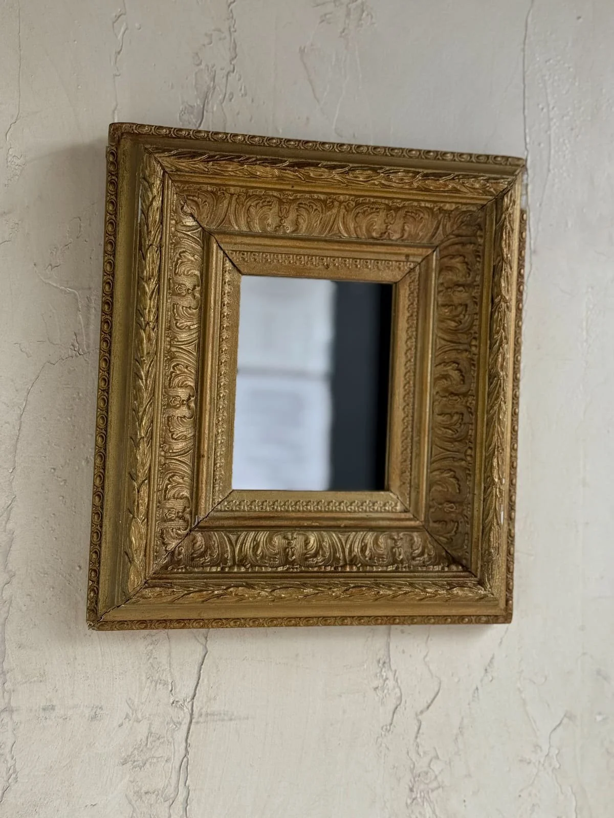 antique-french-louis-xvi-gold-leaf-gilt-wood-framed-mirror (2).jpg